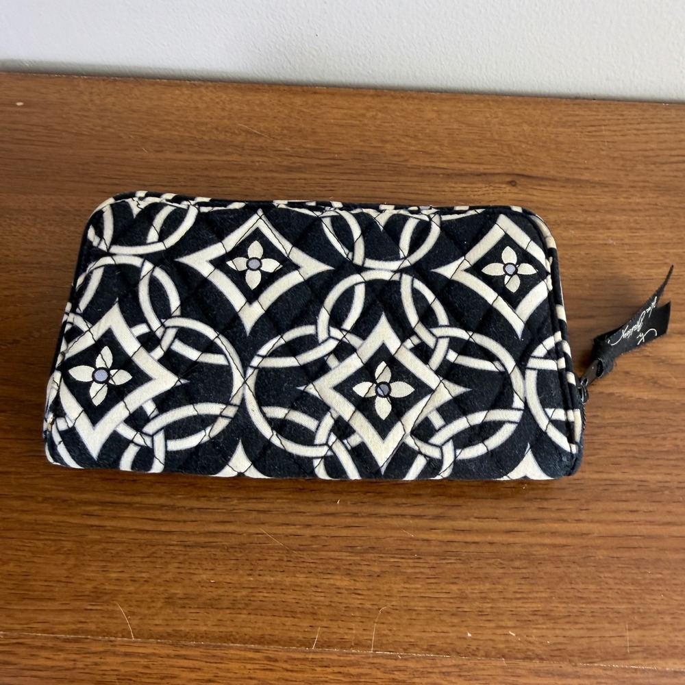 Vera Bradley Night & Day Zip Around Accordion Wallet Black White Quilted